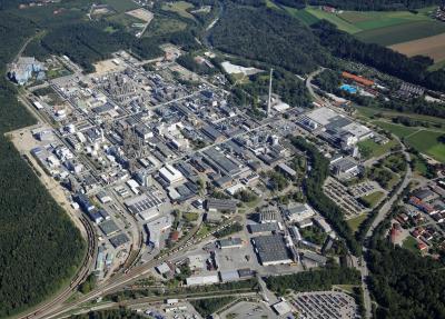 Luchtfoto van het chemiepark Gendorf